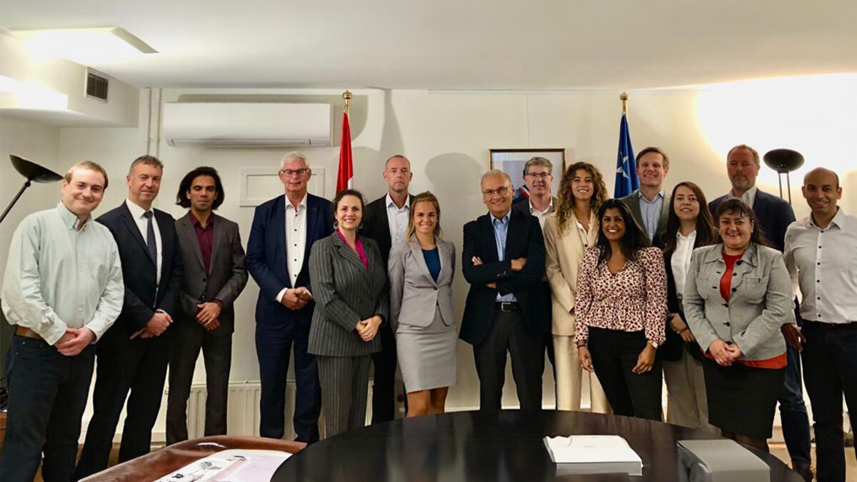 Embajador de Chile en Países Bajos se reunió con los integrantes de la Tercera Misión Comercial